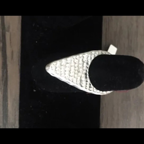 Spike style ring with Textured Surface - Picture 4 of 7